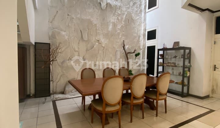 Rumah Asri Terawat di Pondok Indah