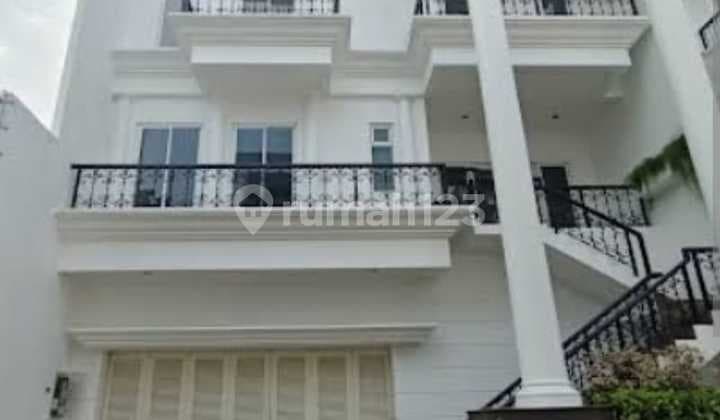 Rumah Sultan Di Lebak Bulus Fasilitas Lift Pribadi