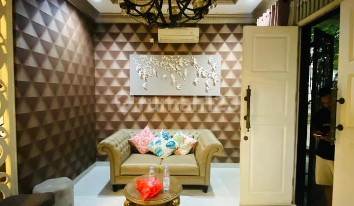 Rumah Mewah Bagus 2 Lantai di Lippo Cikarang