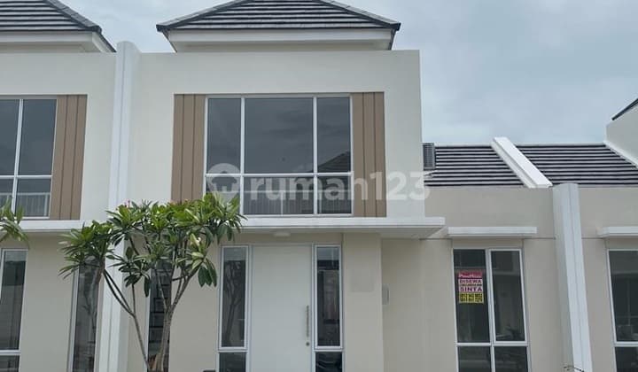 Rumah Cantik Ada Mezzanine New Cluster Aster Paramount Petals, Tangerang