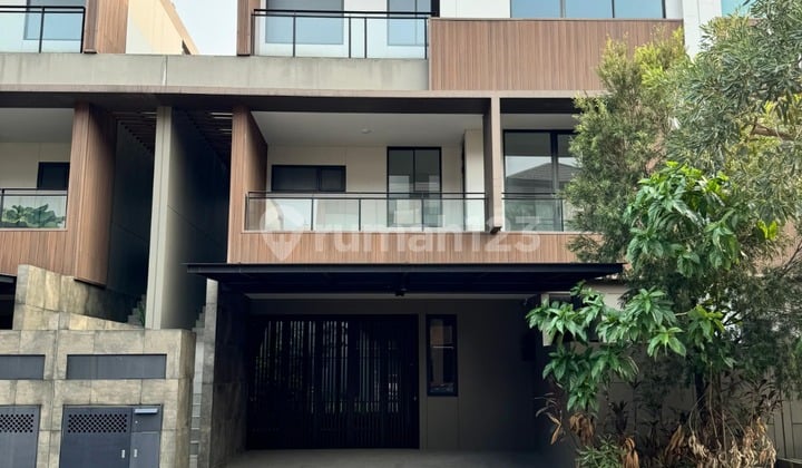 Dijual Cepat Rumah 3 Lantai Ada Lift di Cluster Kazumi - The Zora BSD City