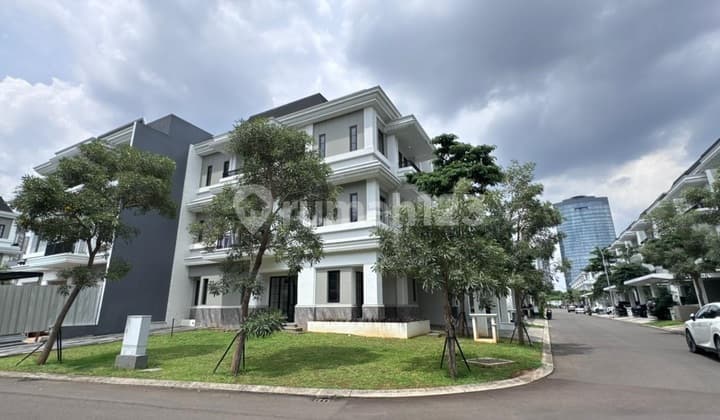 Rumah Hook Mewah 3 Lantai di Sutera Winona Alam Sutera.