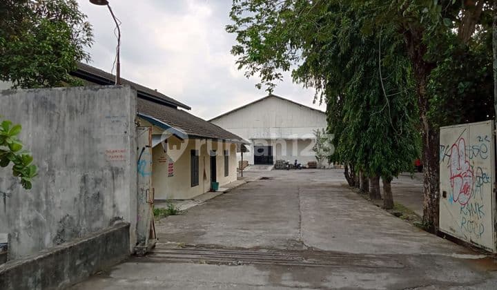 Gudang Besar Parkir Luas Dekat Ringroud Selatan di Tamantirto Kasihan Bantul Yogyakarta O