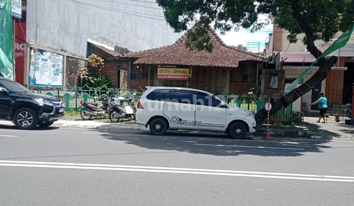 Strategic Residential Land on Cokroaminoto Street, Within Yogyakarta City, Ideal for Offices and Business