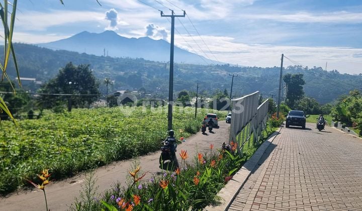 Tanah Strategis Shm.hanya 4 Menit Dari Pintu Toll Parungkuda Sukabumi.view Bagus.air Berlimpah. Jual Cepat Murah