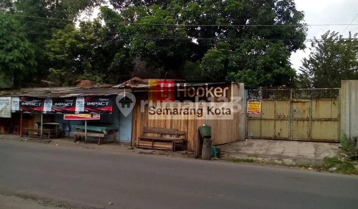 Warehouse in the Gunung Kelir Area Warehouse in the Gunung Kelir Area