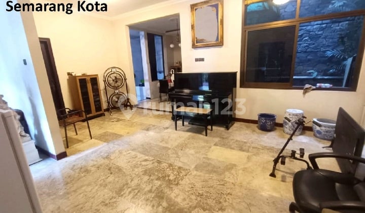 Rumah di Jalan Taman Kendalisodo