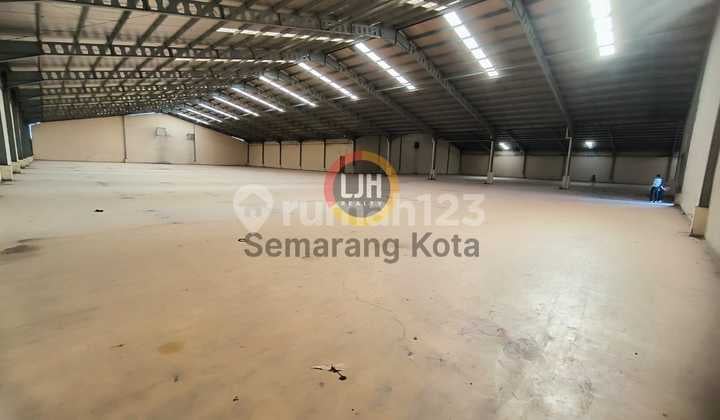 Gudang siap pakai di Yos Sudarso Gudang siap pakai di Yos Sudarso