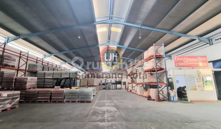 Ready-to-use warehouse in Tugu, Tambakaji.