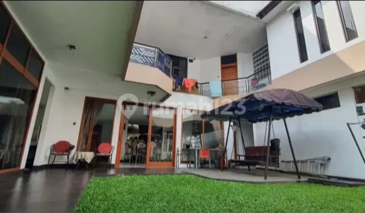 Luxury house in the Riau wing near the office area.