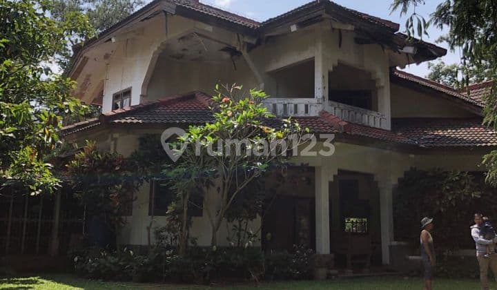 LUXURY HOUSE WITH SPACIOUS LAND IN CIMAHI, NEAR PASTEUR TOLL ROAD, BANDUNG