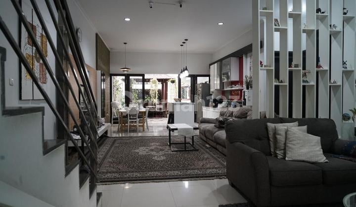 Di Jual Rumah Mewah Komplek Batununggal Kota Bandung