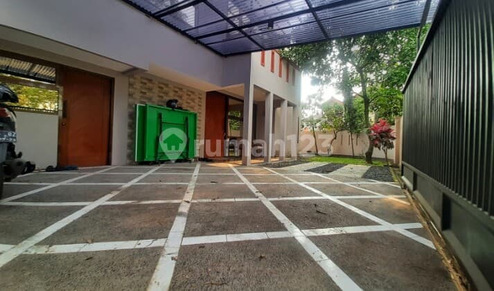 Rumah luas siap huni di golf barat, arcamanik