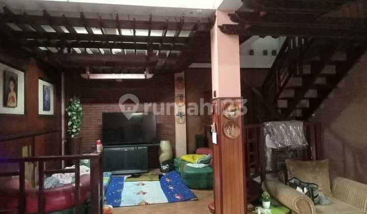 Rumah terawat strategis dekat griya antapani