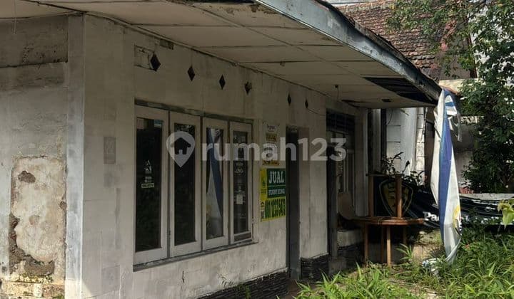 Rumah lama strategis dekat alun-alun bandung