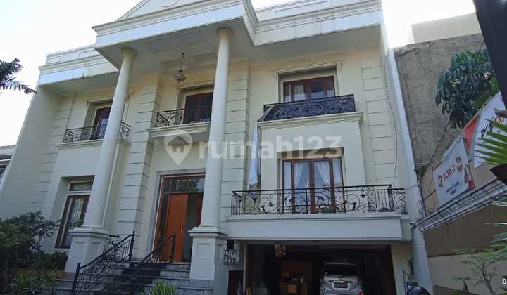 Nice House in Pondok Indah complete with Swimming Pool (SP)
