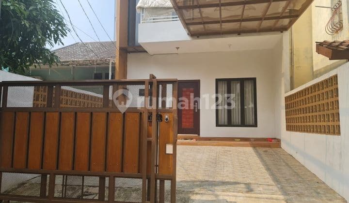 Rumah Bagus Furnished Dalam Perumahan yang Tidak Banjir