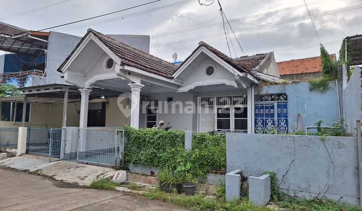 Rumah Bagus di Perumahan, Lokasi Bagus dan Tidak Banjir.