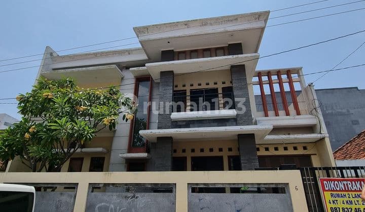 JUAL Rumah Luas bangunan 400m2 SHM Di tengah kota DEKAT PARAGON MALL, Sudah Renovasi