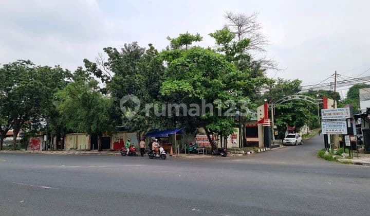 Jual Cepat!! Murah!! Tanah & Bangunan Pamularsih Raya Semarang Kini bisa Dibeli Sebagian = 900 M2 Lebar 18.(Total 1332M2). Lokasi Premium !! Dekat Bundaran Kalibanteng .Pas Buat Resto ,Klinik , Office,Gudang , Usaha Retail Dll