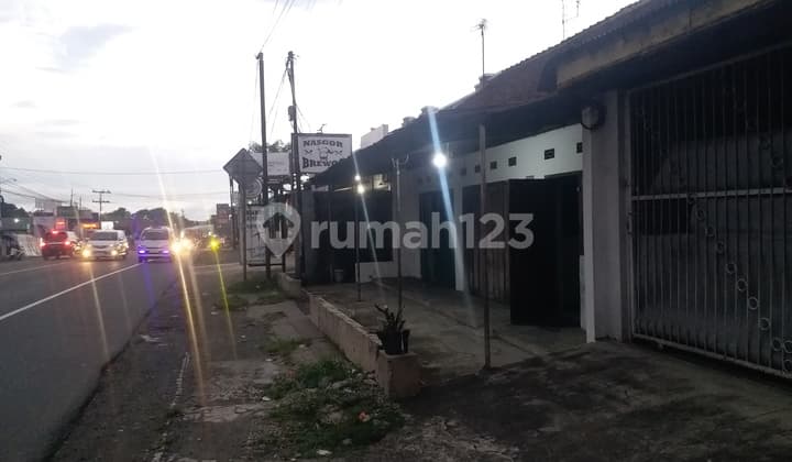 House in the City Center Suitable for Business