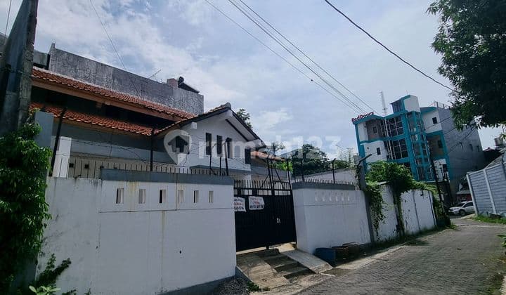 Rumah Kost Anggrek Smg, Jual Bawah NJOP , Lt.196 Lb.250 Dgn 16 Kmr 50 Meteran ke Citraland Mall Simpang Lima,Pusat Kota Semarang,Bisa Diperluas Nempel Tanah 250M2 Lbh Lebar Jalannya Yg Juga Dijual Bawah NJOP!!