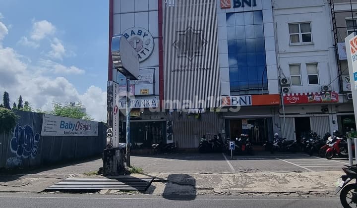 Ruko 3 Lantai dengan Lokasi Istimewa Dekat Majapahit