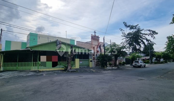 Jual Ruang Usaha / Rumah Hook Di Puspanjolo Semarang Baratlt.434 Lb.400 Lebar.15 Lokasi Bagus Untuk Dibuat Klinik, Cafe, Guest House Dll