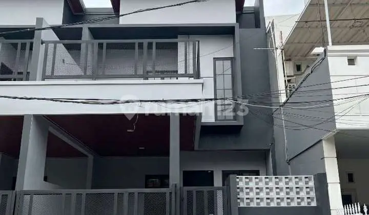 Hunian Keluarga di Thb dengan Tata Ruang Fungsional (22206 Fd)