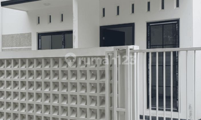 Rumah Nyaman di Harapan Indah, Siap untuk Ditempati (13664 Hn)