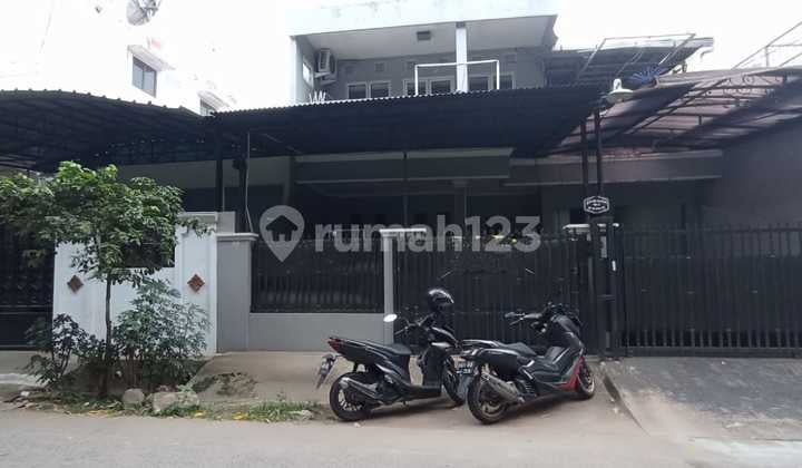 Rumah Besar dan Mewah Siap Huni di Pesanggrahan