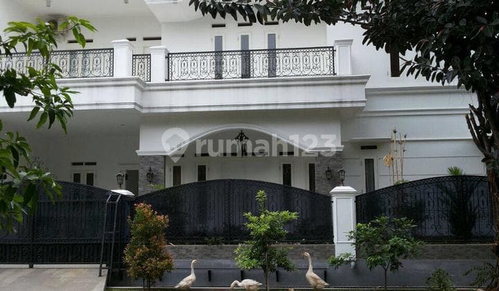 Dijual Rumah Hook Ada Kolam Renang Di Bintaro Sektor 3