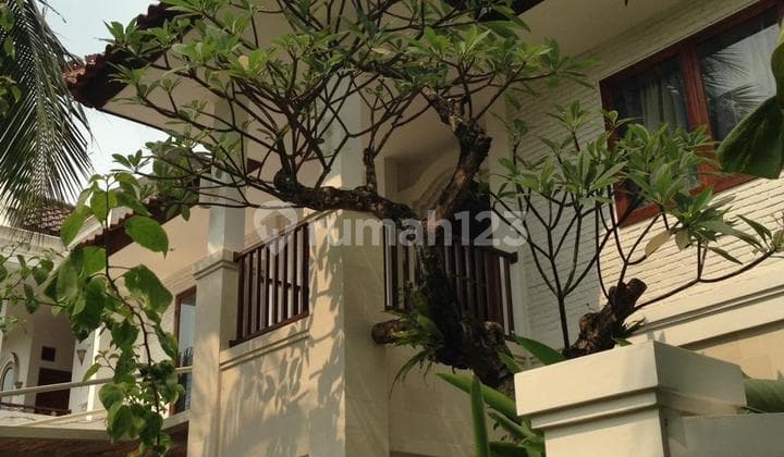 Dijual Rumah Mewah dan Luas Ada Kolam Renang Bintaro Sektor 7