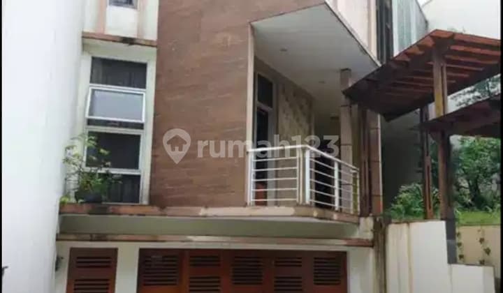 Dijual Cepat Rumah Ada Kolam Renang di Lebak Bulus Jakarta Selatan