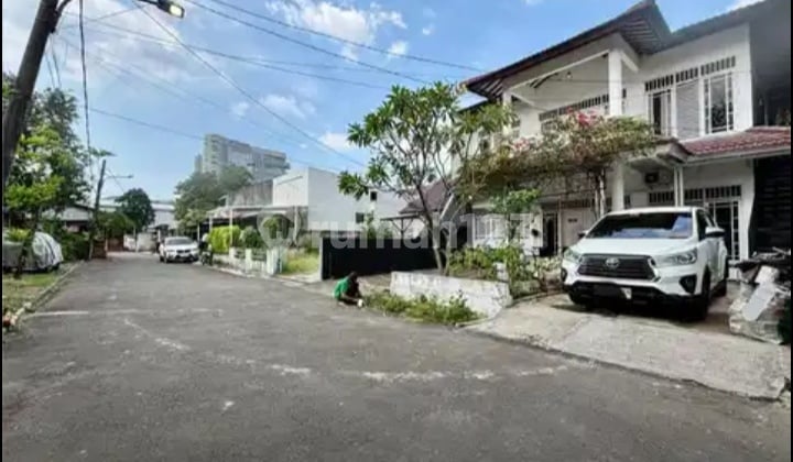 Disewakan Rumah bisa untuk Usaha/Kantor Kebayoran Lama Jakarta Selatan