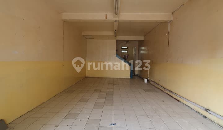 Ruko 2 Lantai Taman Kopo Indah tiga di Bandung