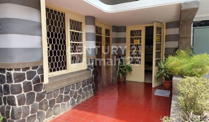 Rumah Vibes Belanda Siap Huni, Di Sayap Riau Bandung