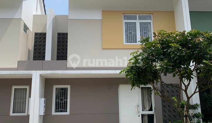 Rumah baru Hook minimalis Summarecon Dayana dekat taman