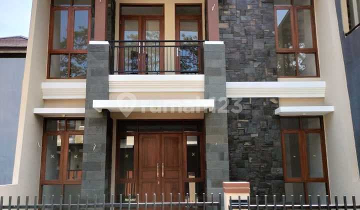 Rumah 2 Lantai Lux Soekarno Hatta Metro Margahayu Raya, Bandung