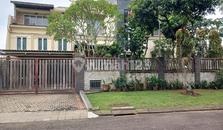 Rumah Mewah Paramount Hill Golf Dikawasan Golf Gading Serpong