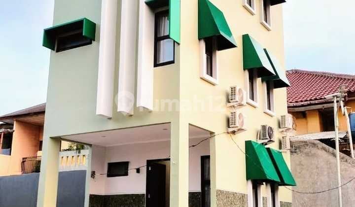 Rumah Cluster Modern 3 Lantai Di Jati Padang Furnished