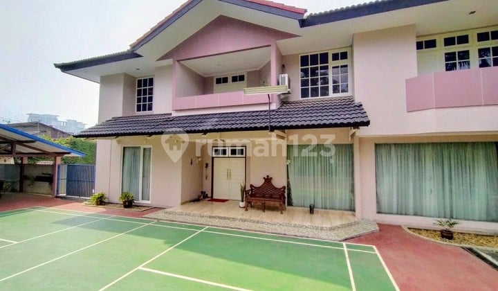 Rumah 2 Lantai Di Cipete Muat 10 Mobil Shm