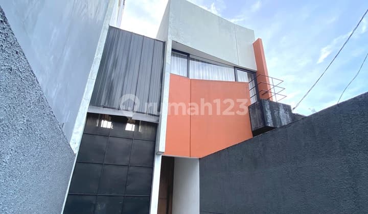 Minimalist Modern House in Cinere Depok with Freehold Title