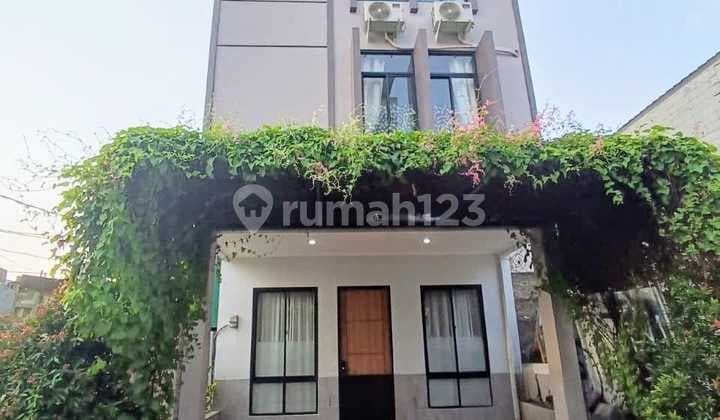 Rumah Cluster Modern 3 Lantai Di Jatipadang Furnished