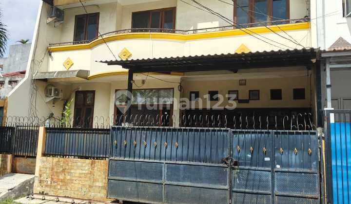Disewakan rumah siap huni 2 1/2 lantai, Tanjung Duren, Jakarta Barat
