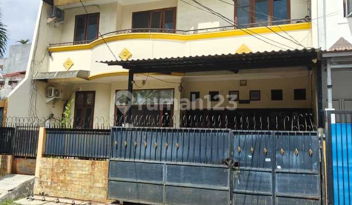 For rent, ready-to-occupy 2 1/2-story house, Tanjung Duren, West Jakarta.