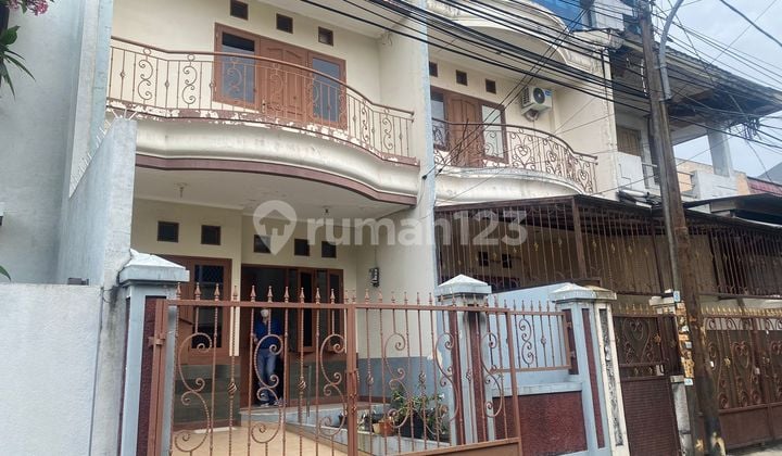 Rumah Siap Huni, Lingkungan Nyaman dan Strategis di Tomang, Jakarta Barat