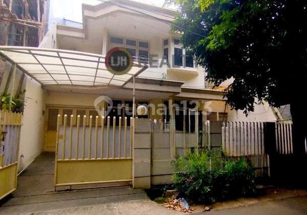 Dijual Rumah 2 Lantai Lokasi Strategis Siap Huni, Tomang, Jakarta Barat