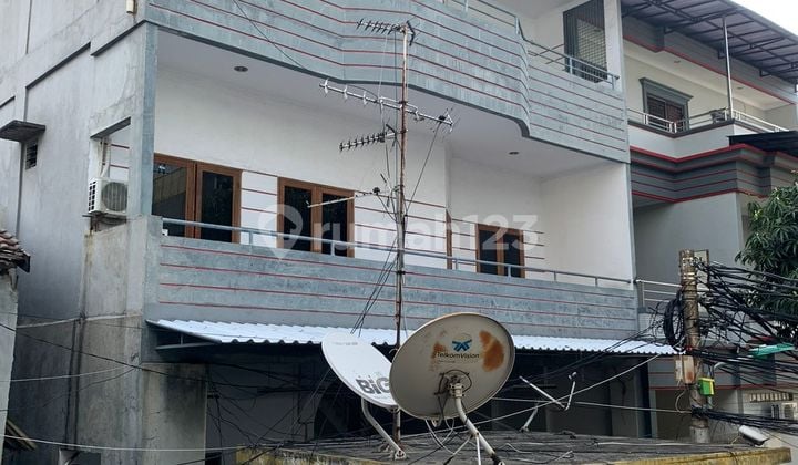 Di Jual Rumah 3 Lantai Siap Huni Lokasi Strategis di Penjaringan, Jakarta Utara