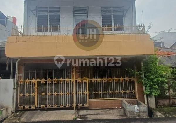 For Sale Land-Sized House, Suitable for Boarding, in Tomang, West Jakarta